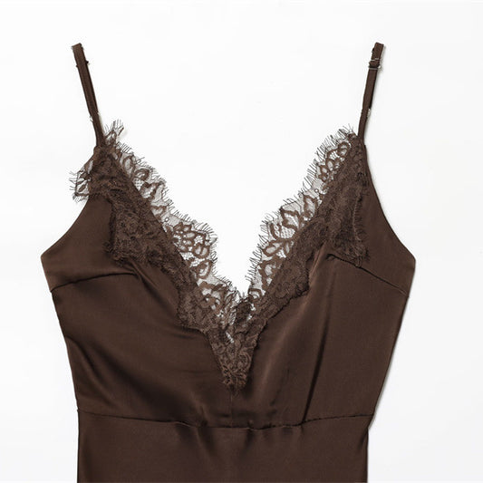 Vestido satinado “Lace Brown” con encaje | Estilo lencero con tirantes finos - Lovelys