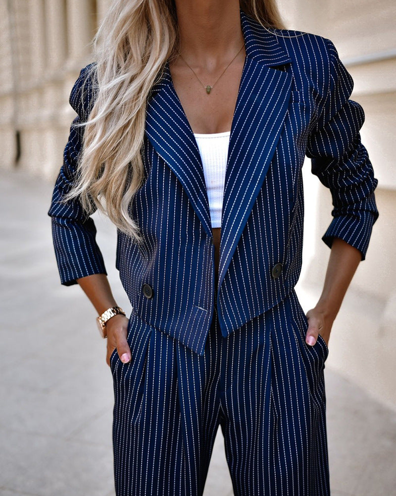 Conjunto “Urban Stripe” | Blazer corto y pantalón fluido a rayas - Lovelys