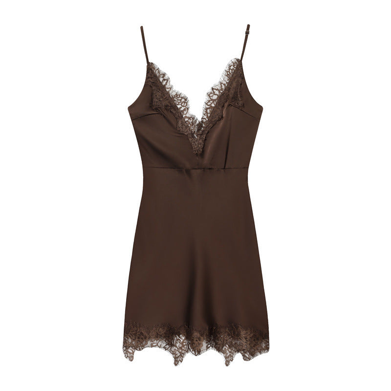 Vestido satinado “Lace Brown” con encaje | Estilo lencero con tirantes finos - Lovelys