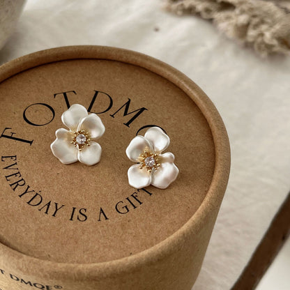 Flor de alta calidad. Pendientes de diseño. - Lovelys