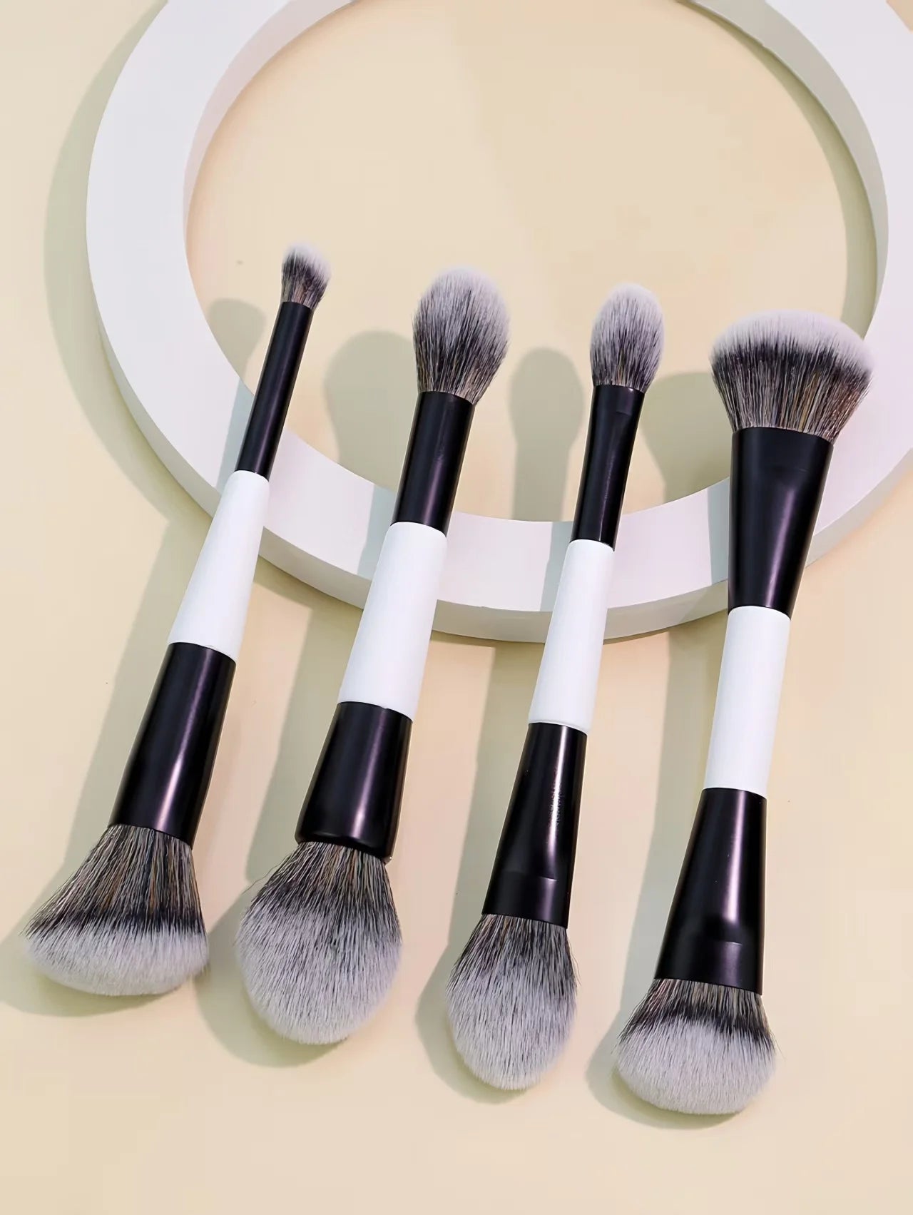 Set de 4 Brochas de Maquillaje Doble Cabezal. - Lovelys