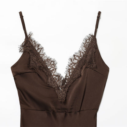 Vestido satinado “Lace Brown” con encaje | Estilo lencero con tirantes finos - Lovelys