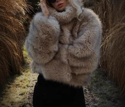 Chaqueta de pelo con capucha “Luxury Soft” – Estilo Glam Invernal - Lovelys